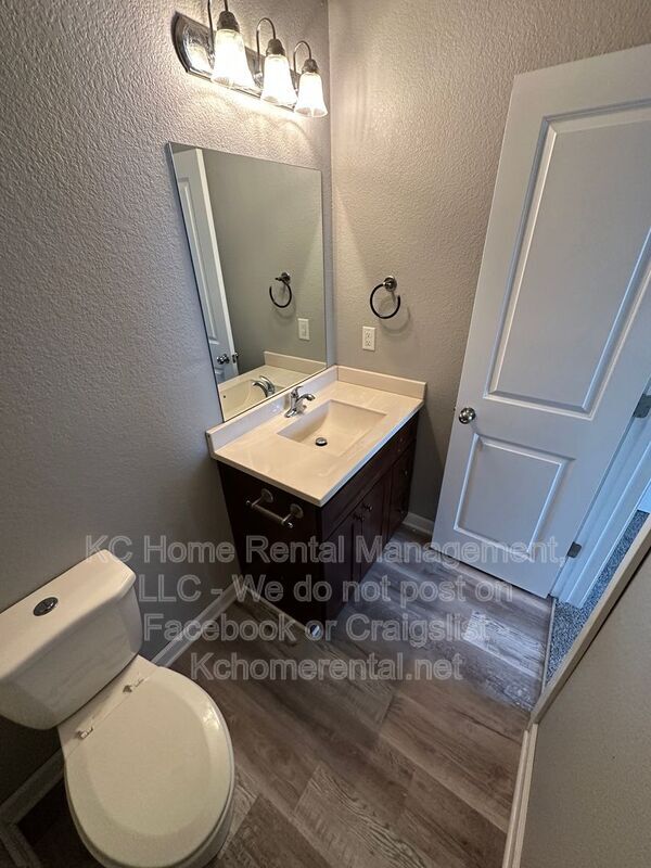 Building Photo - 10536 Kane Dr