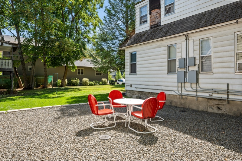 Building Photo - 208 N 8th St