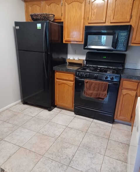 Building Photo - 108 Wrangel Ct