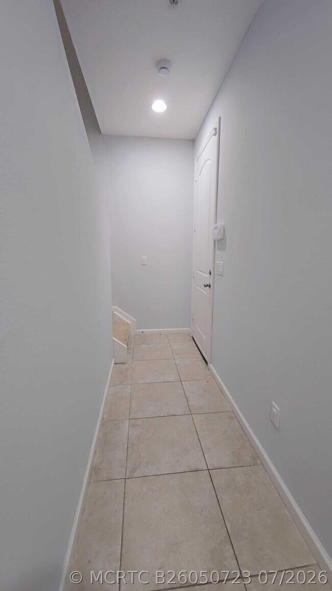 Building Photo - 243 SW 7th Ct