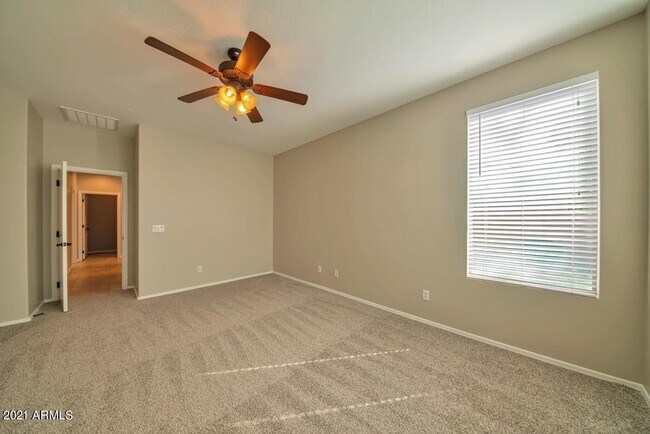 Building Photo - 4063 E Cherry Hills Dr