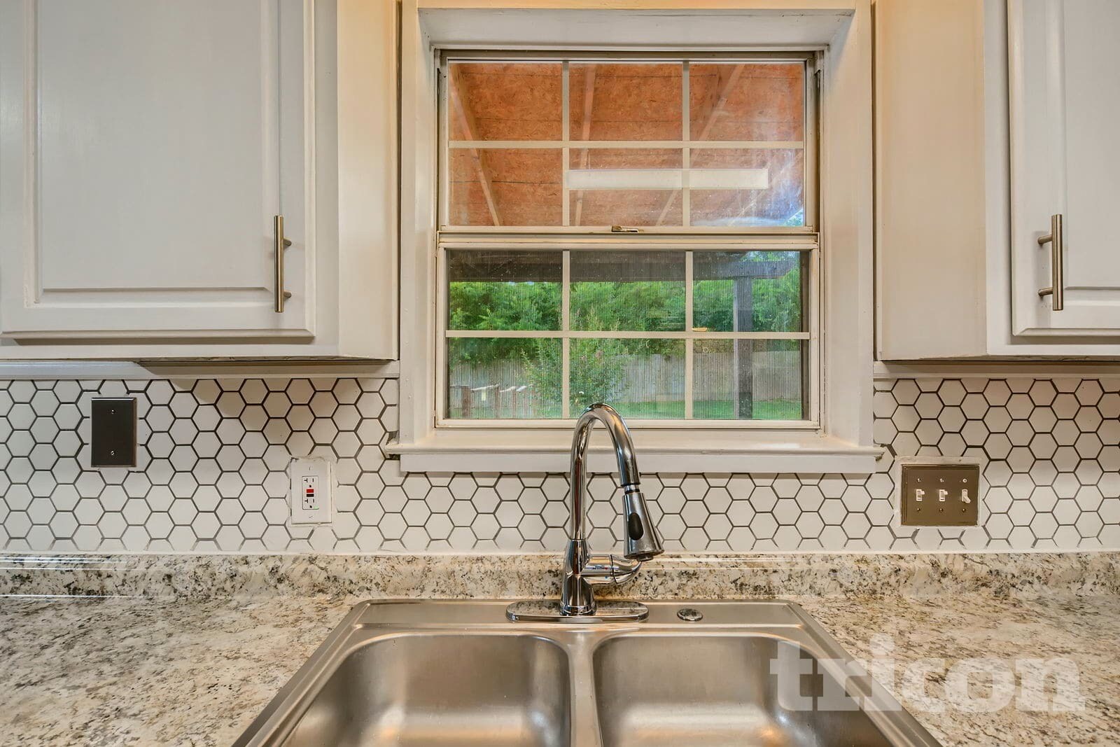 Building Photo - 3416 Tulip Ln