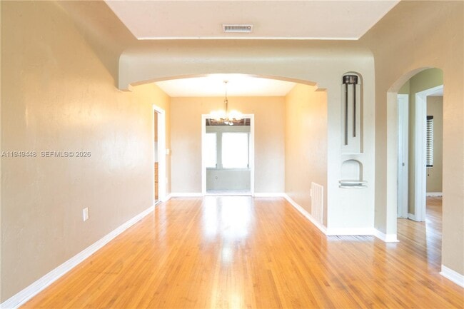 Building Photo - 5807 SW 41st St