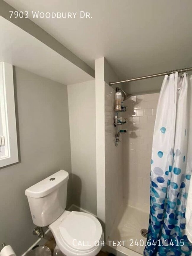 Building Photo - 7903 Woodbury Dr