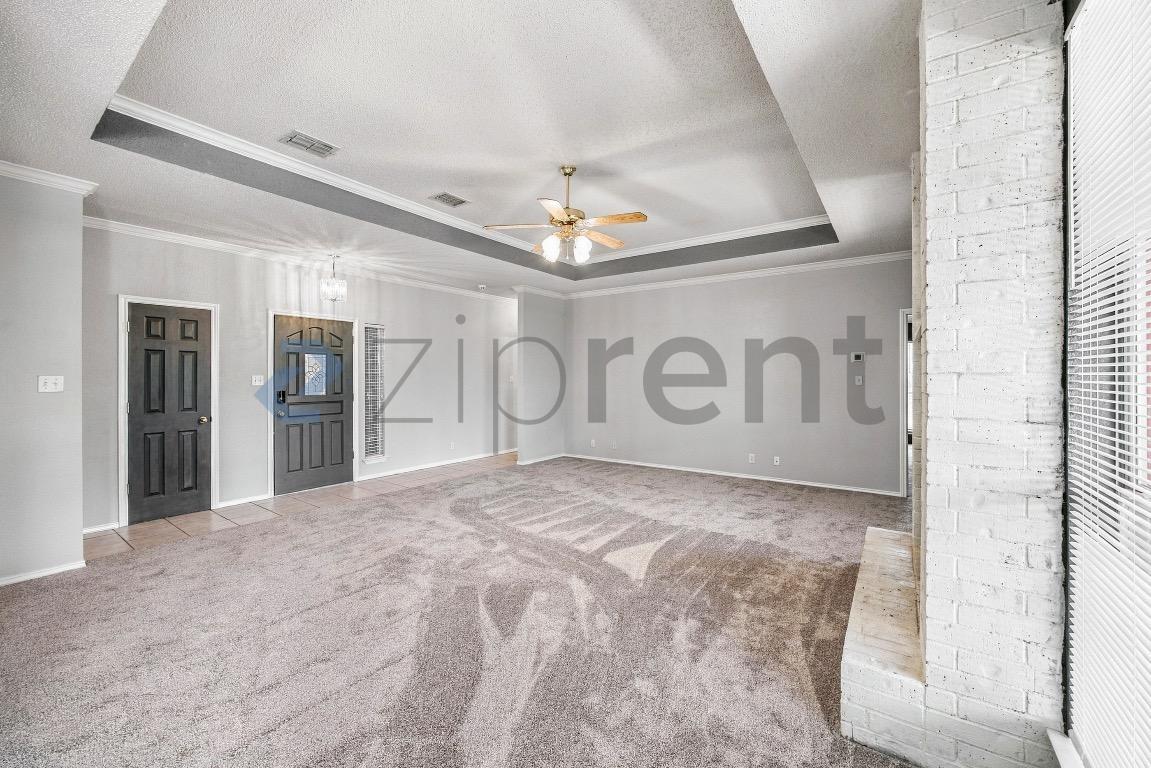 Building Photo - Unit