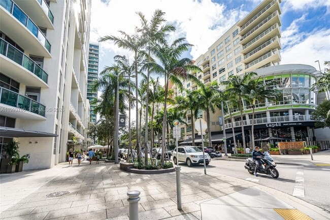 Building Photo - 3301 NE 1st Ave