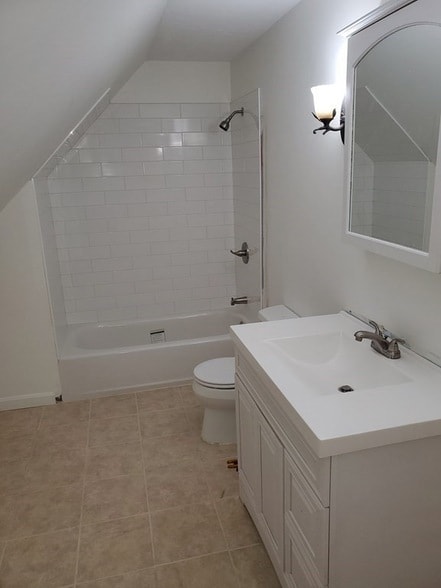 Building Photo - 112 Front St