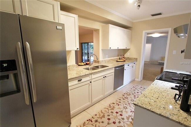 Building Photo - 329 57th Ave S