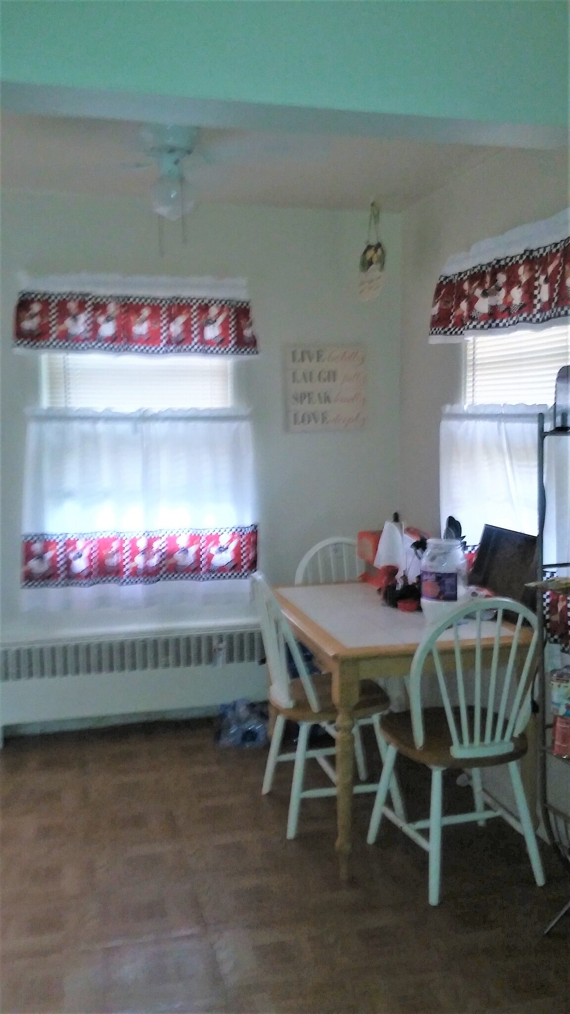 Eat - In Kitchen - 5876 N 32nd St