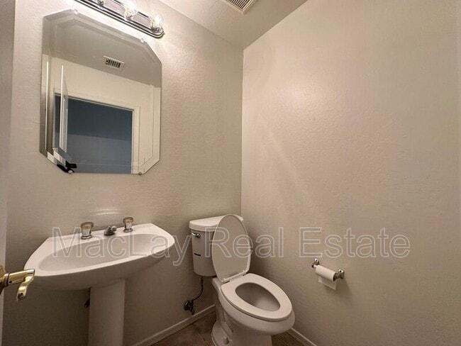 Building Photo - 7847 E Portobello Ave