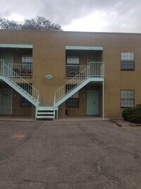 Building Photo - Nice 2 Bedroom 1 Bathroom Apartment in Rio...