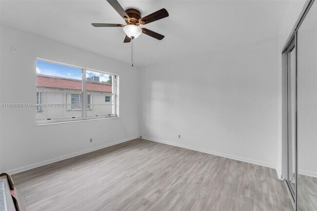Building Photo - 12820 SW 43rd Dr