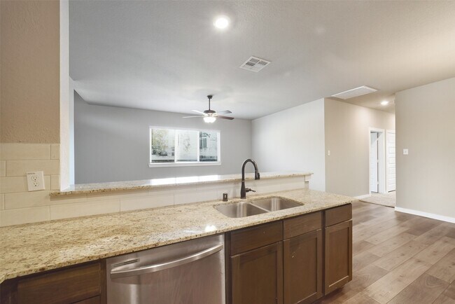 Building Photo - 9709 Grosbeak Ln