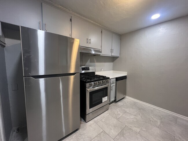 Building Photo - 3141 NW 30th St