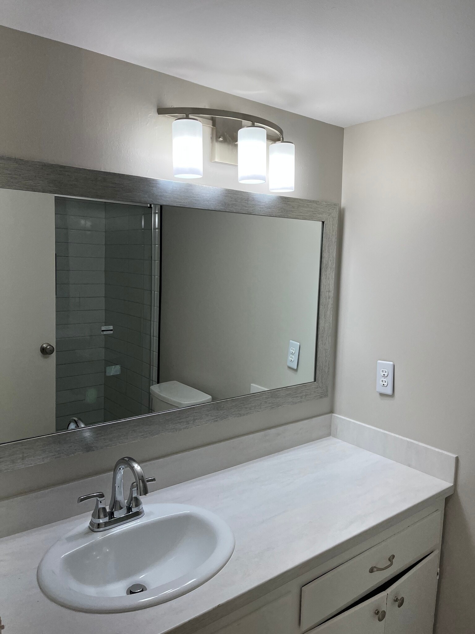 Building Photo - 2125 Blakemore Ave