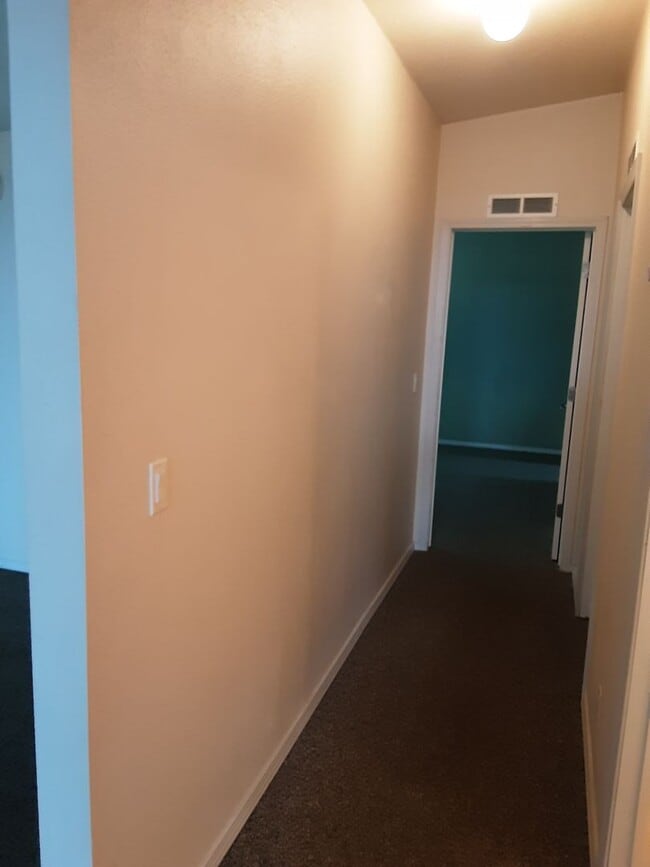 Building Photo - 274 Horseshoe Lake Rd