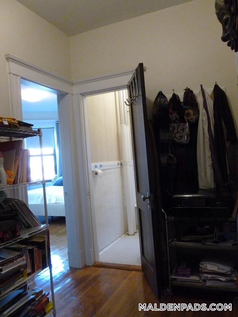 Building Photo - 17-19-19 Washington St S