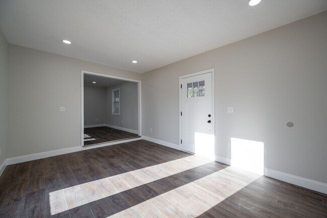 Building Photo - 640 Mission Ridge Rd