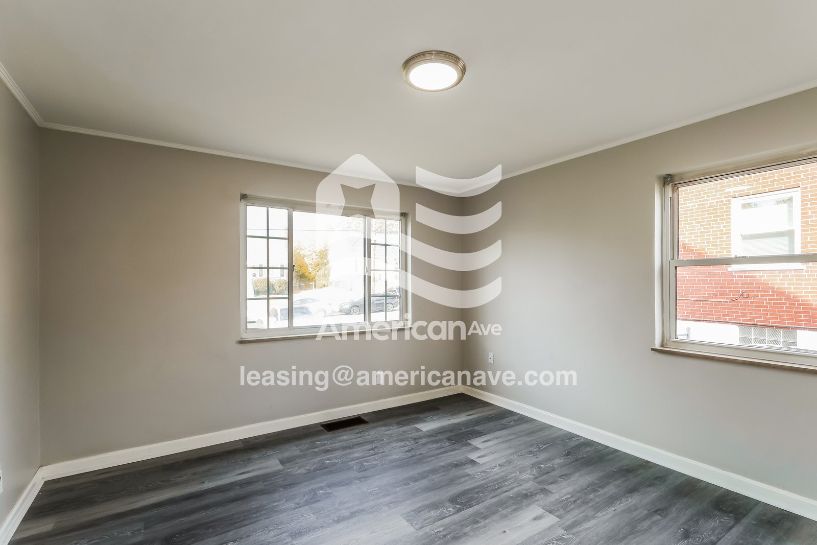 Building Photo - 8250 Royal Heights Dr