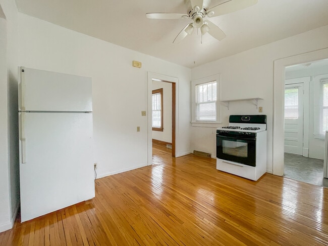 Building Photo - 1255 S 25th St