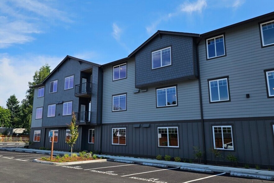 Building Exterior - Hearthstone Place