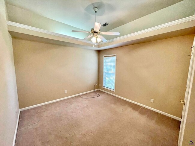 Building Photo - 103 Oros Point