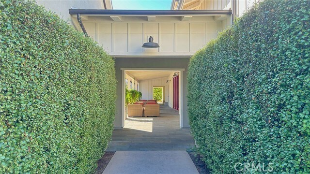 Building Photo - 92 Patria