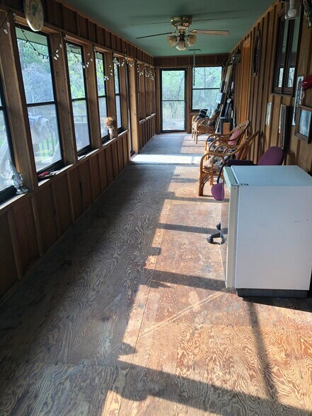 3 Season Porch - 23260 Bridgestone Rd NW