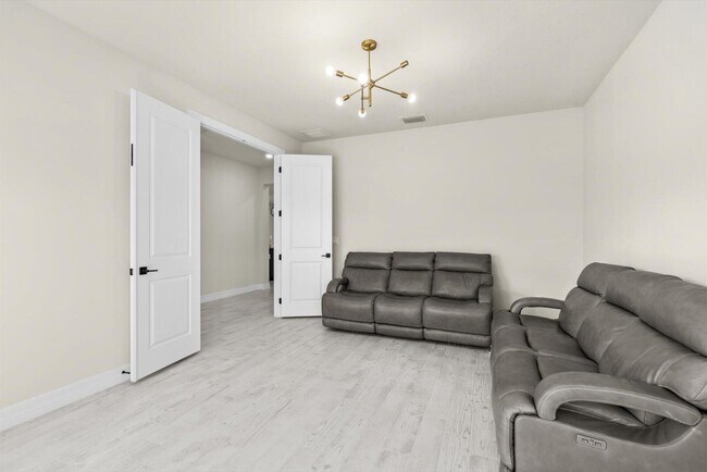 Building Photo - 10372 SW Green Turtle Ln