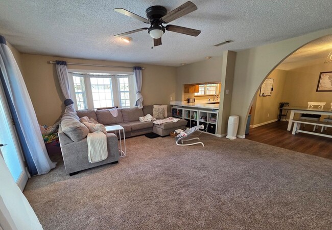 Building Photo - Stunning 3bd/2ba home with gorgeous yard and bonus living space! Coming Soon!