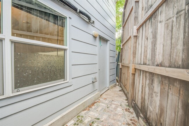 Building Photo - 1433 Cedar Post Ln