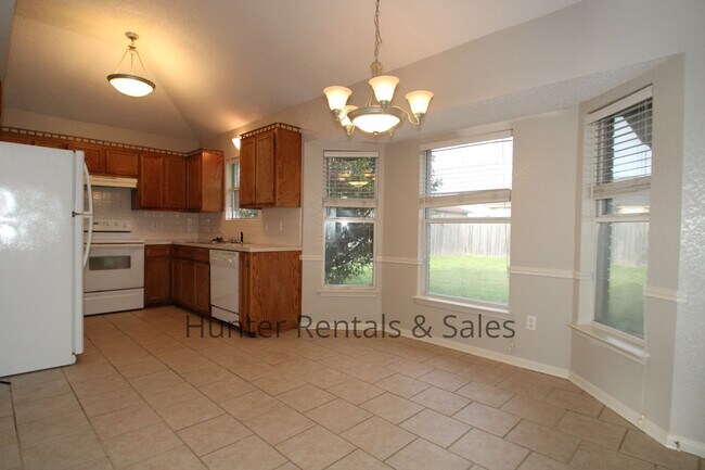 Building Photo - 4001 Tallwood Dr