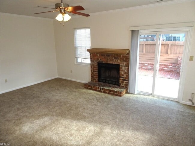 Building Photo - 420 Greenview Dr