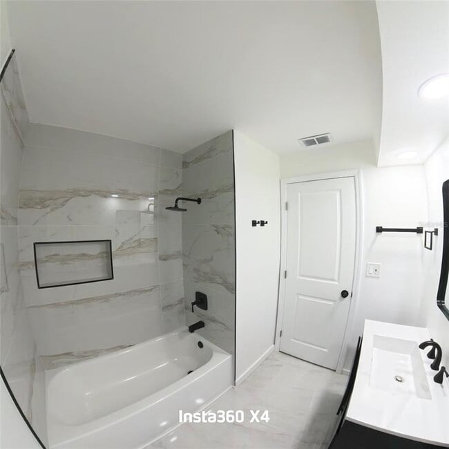 Building Photo - 1649 North Dakota Ave NE