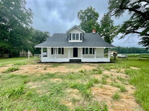 Building Photo - Spacious Newly Renovated 4-Bedroom Farmhouse with 2.5 Baths in Raeford!