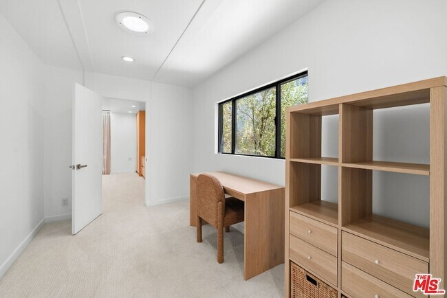 Building Photo - 28036 Sea Ln Dr