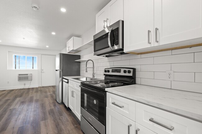 Floorplan - Eleven8 Apartments