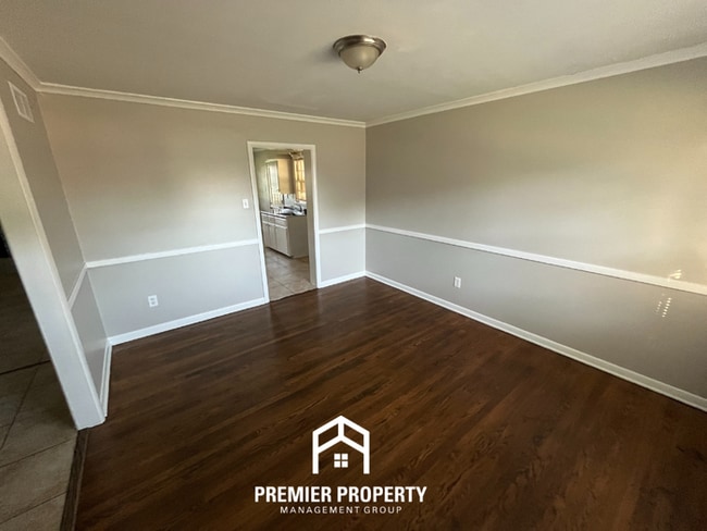 Building Photo - 1624 Nellie Rd