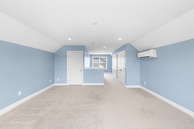 Building Photo - 1416 Sabino Dr