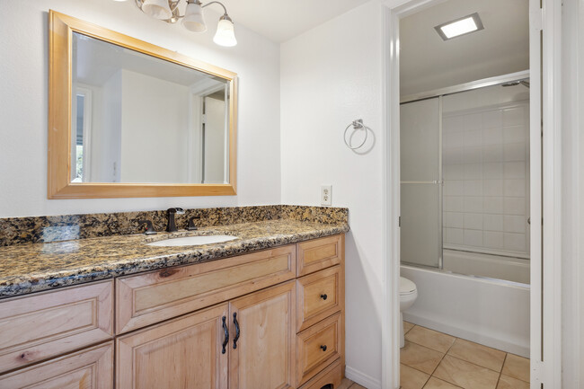 Building Photo - 614 Sunfish Way