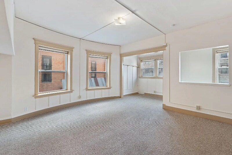 Building Photo - 2311 W Wisconsin Ave