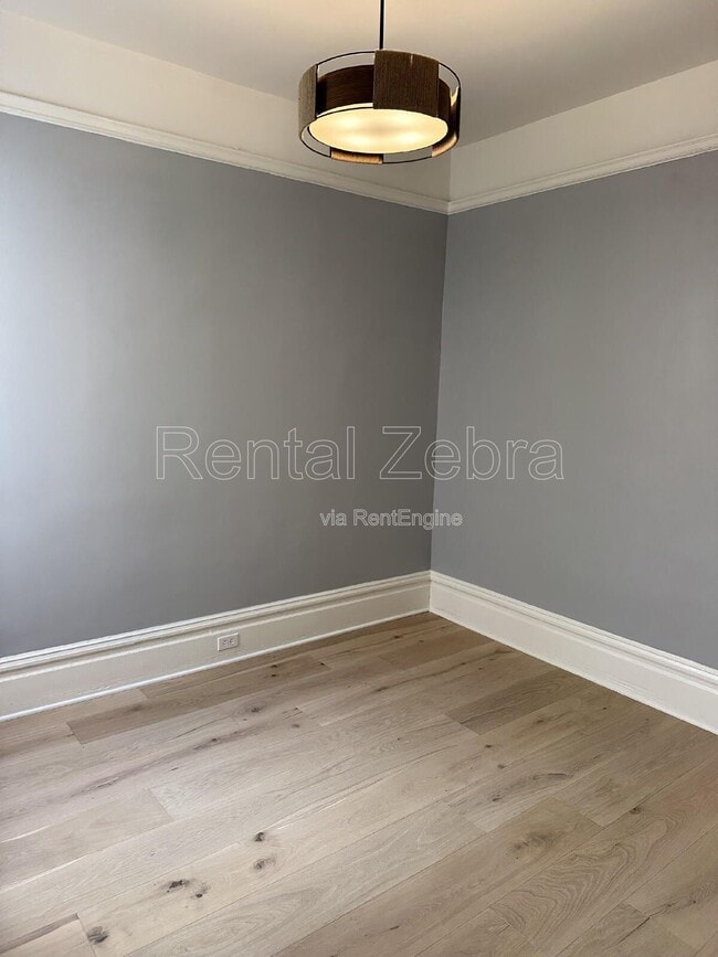 Building Photo - 1604 Jones St