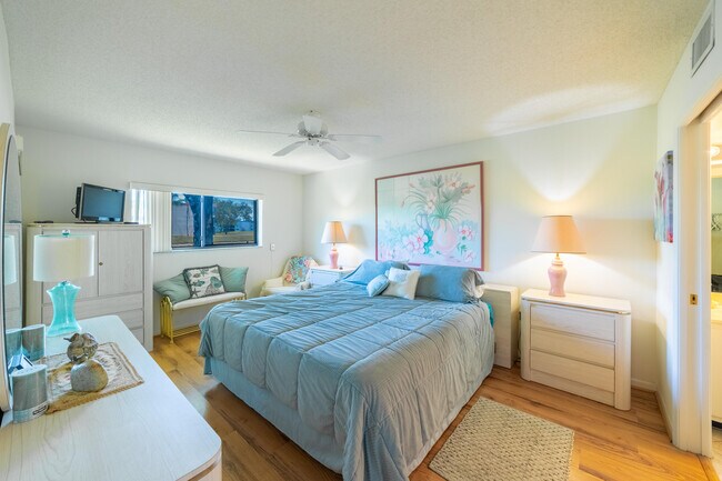 Building Photo - 15324 Lakes of Delray Blvd