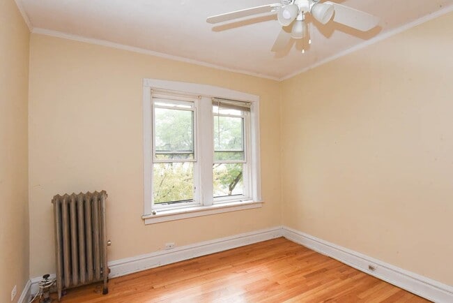 Building Photo - 3902 W Argyle St