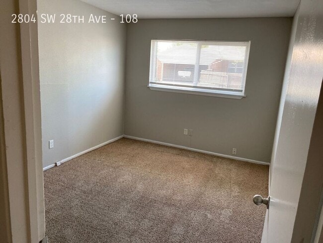 Building Photo - 2804 SW 28th Ave