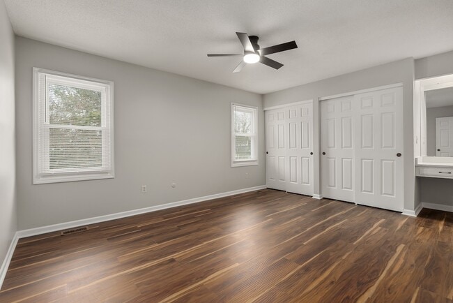 Building Photo - 2236 Sunleaf Ct