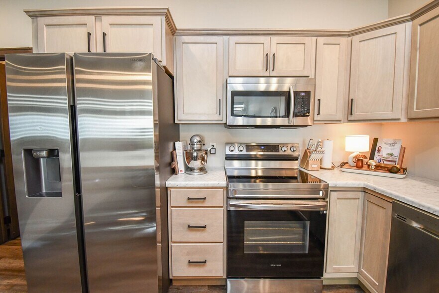 Building Photo - 9064 W Ark Pl