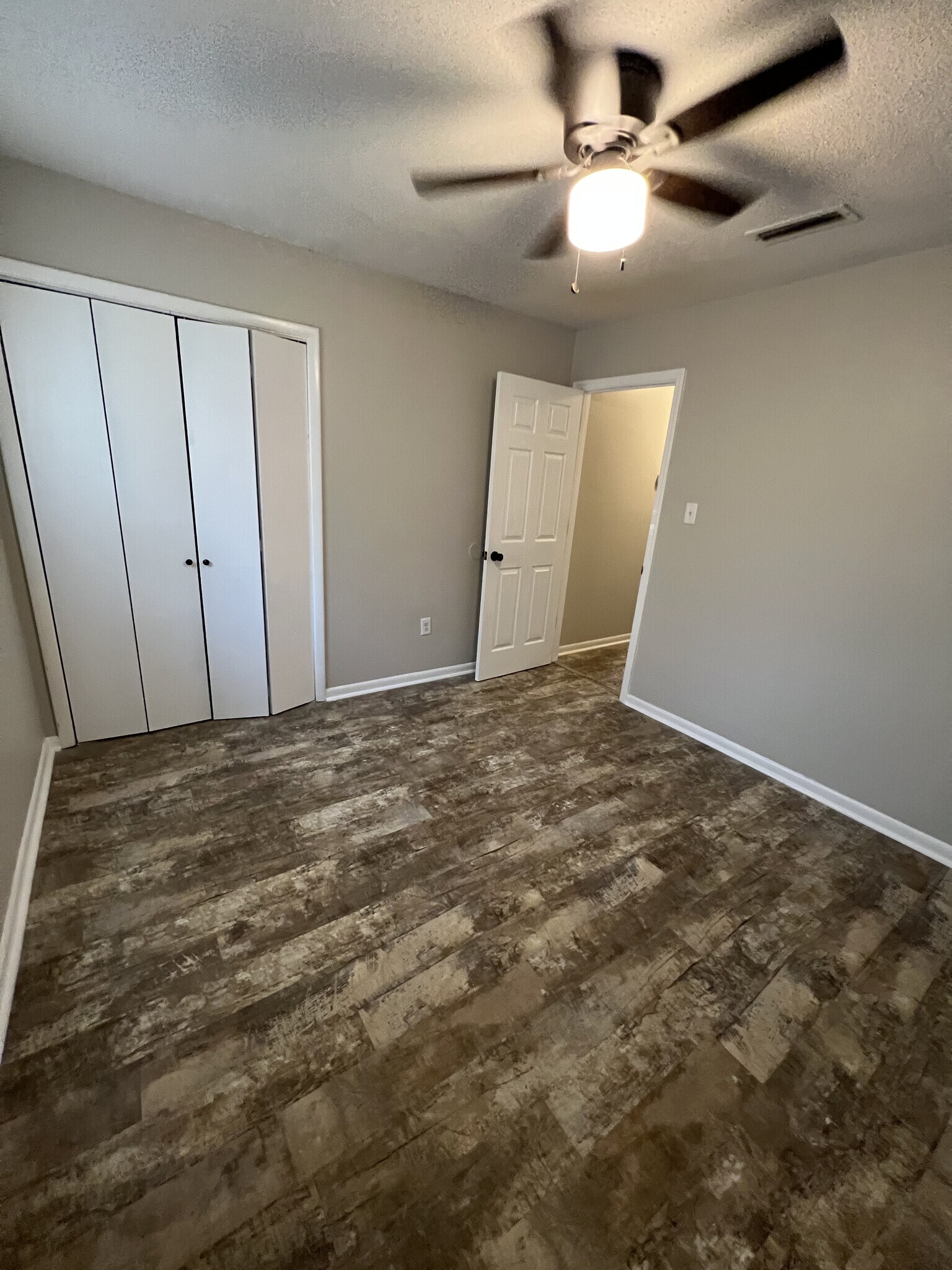 Building Photo - 4003 Camellia Dr