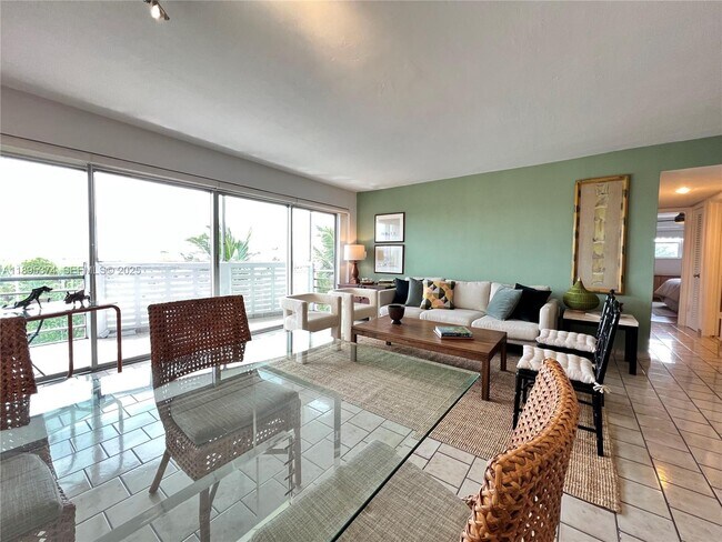 Building Photo - 555 Crandon Blvd