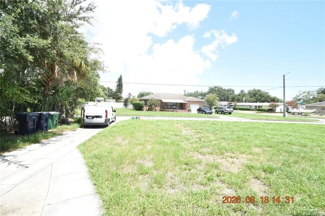 Building Photo - 212 N Clearview Ave